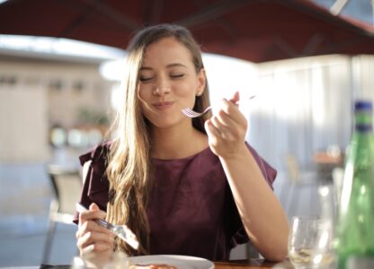 What are the benefits of mindful eating? 